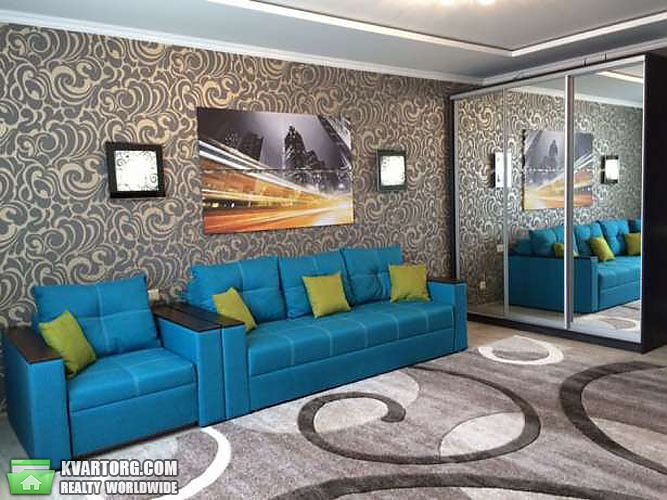 Rent out 3-room apartment. Киев,  Рижская — photo 2