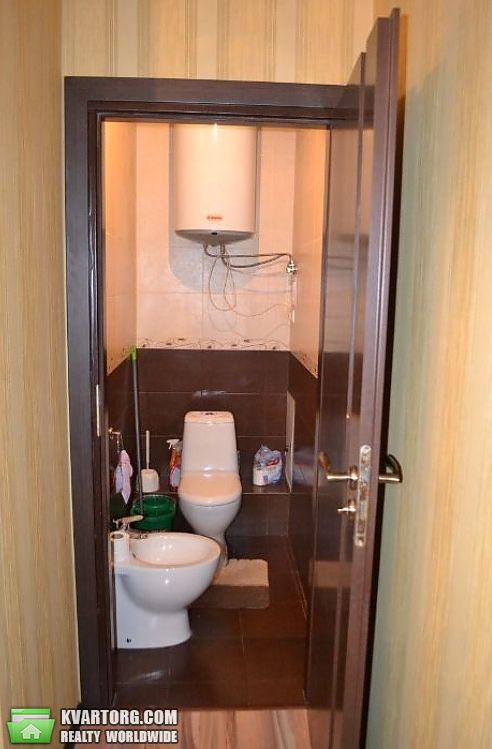 Rent out 2-room apartment. Львов,  Черновола — photo 7