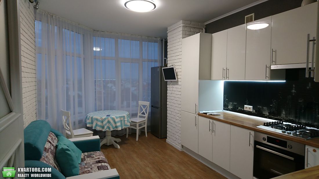 Rent out 1-room apartment. Киев, Жмеринская — photo 2