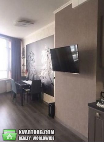 Rent out 1-room apartment. Киев,  Жилянская — photo 1