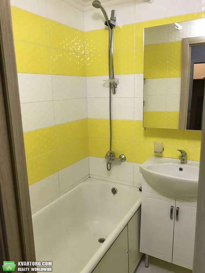 Rent out 1-room apartment. Киев, проспект Свободы — photo 4