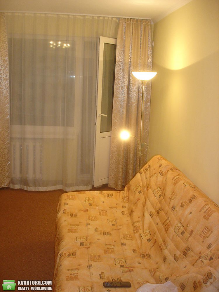 Rent out 2-room apartment. Киев,  Предславинская — photo 1