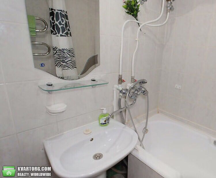 Rent out 2-room apartment. Киев, Шелковичная — photo 5