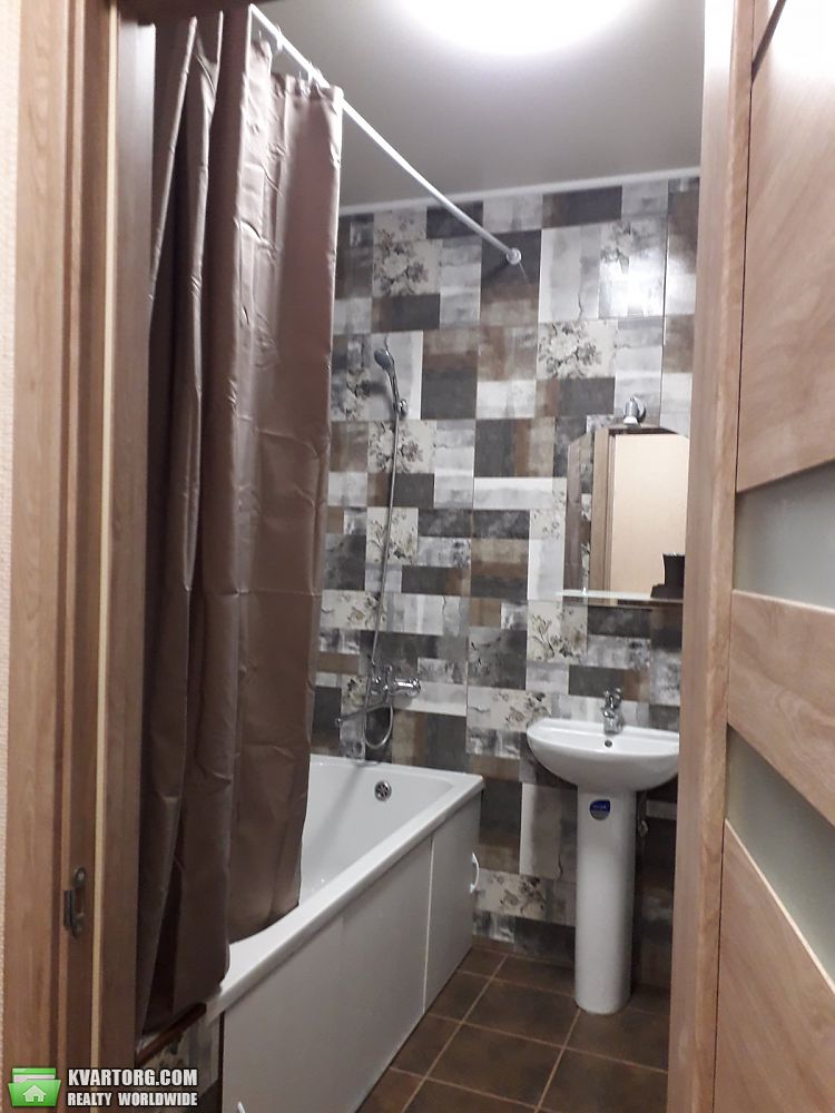 Rent out 1-room apartment. Киев,  Харьковское шоссе — photo 6