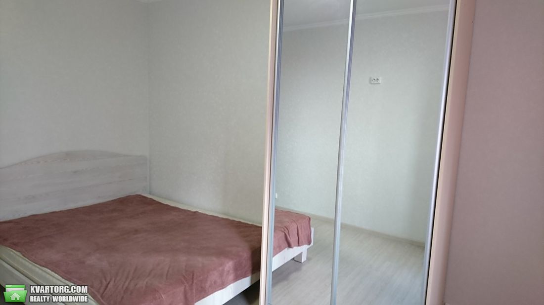 Rent out 2-room apartment. Киев,  Львовская — photo 4