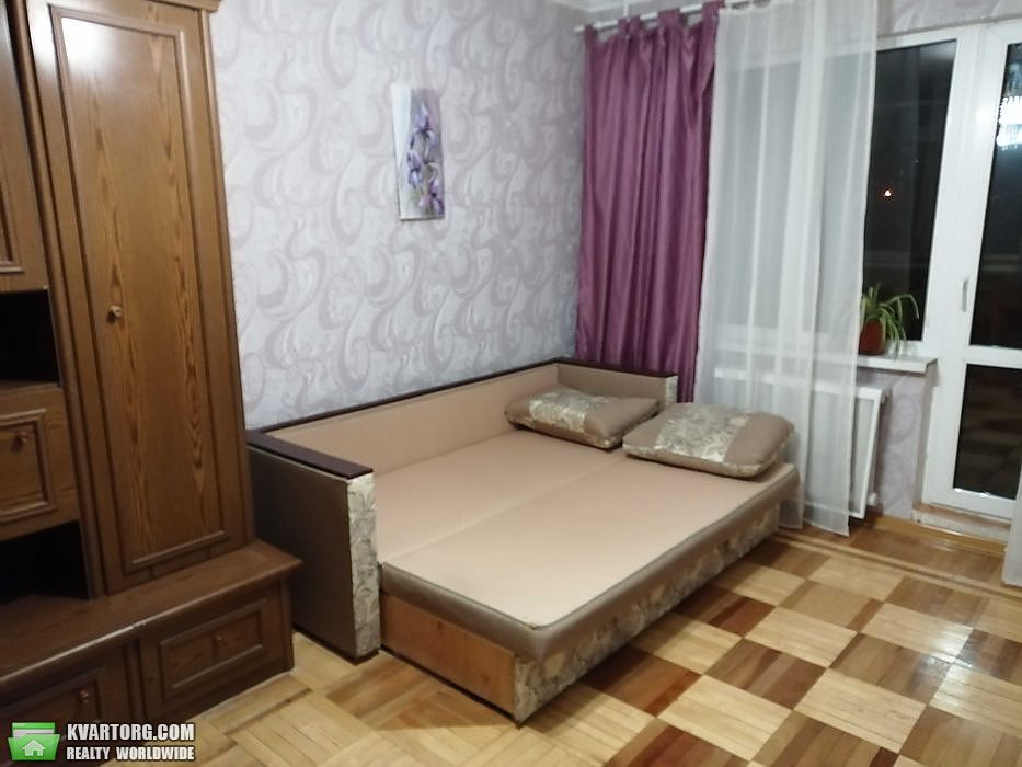Rent out 2-room apartment. Киев,  Озерная — photo 1