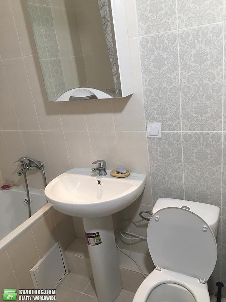 Rent out 1-room apartment. Киев, свободи — photo 3