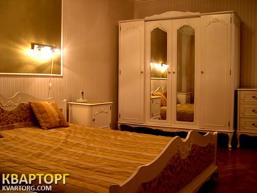Rent out 3-room apartment. Киев, Соломенская — photo 1