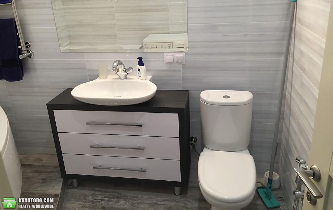 Rent out 3-room apartment. Киев,  Петлюры — photo 9