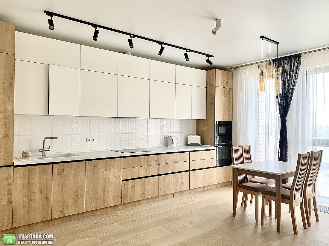 Rent out 2-room apartment. Киев, Набережно-Рибальська — photo 1