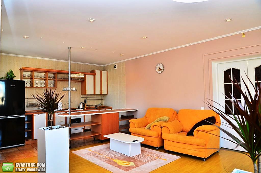 Rent out 3-room apartment. Днепропетровск, Яворницкого — photo 1