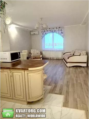 Rent out 2-room apartment. Киев,  Олевская — photo 3