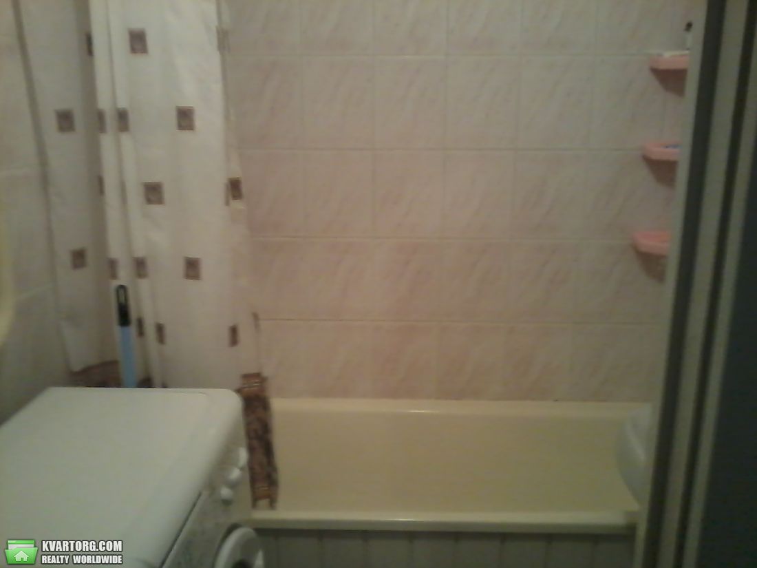 Rent out 1-room apartment. Киевская обл., Соборна — photo 4