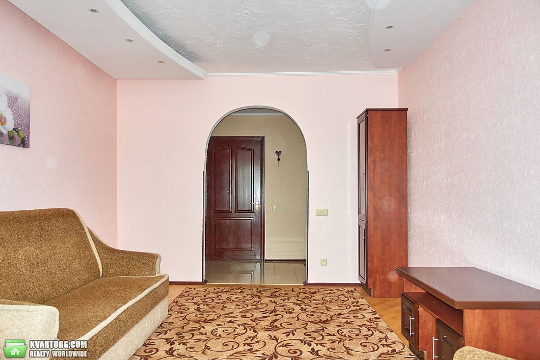 Rent out 2-room apartment. Киев,  Радужная — photo 2