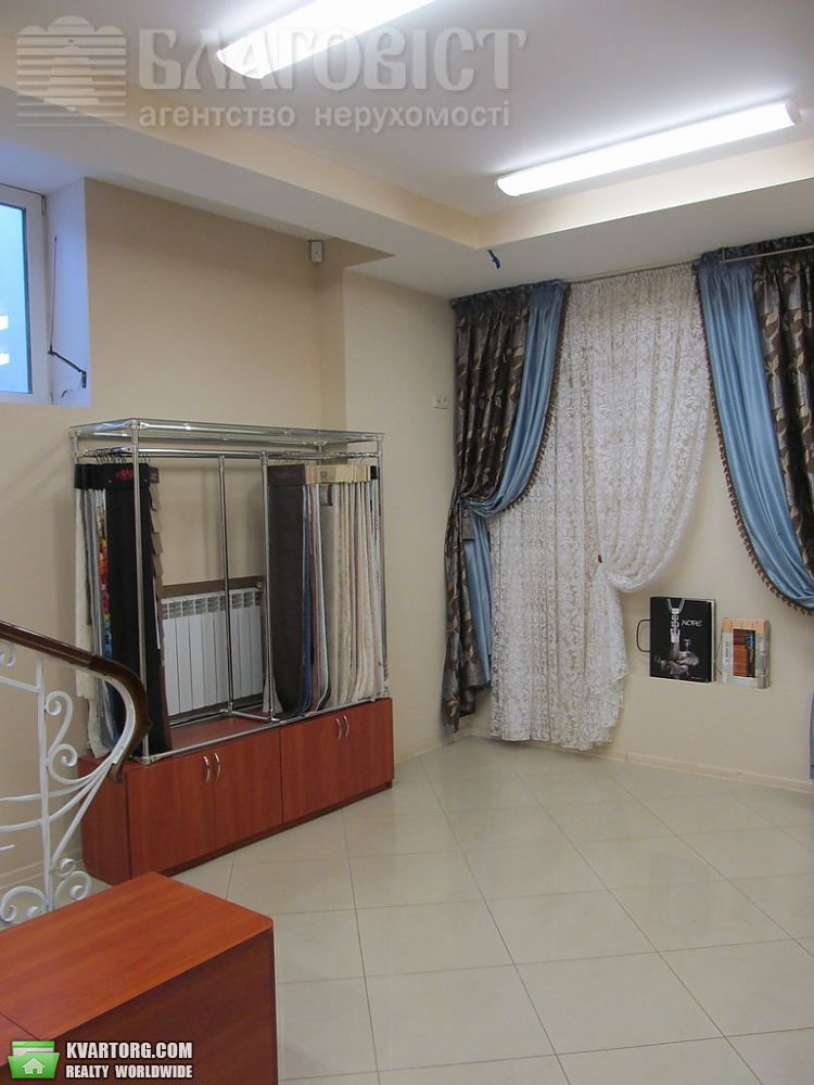Sell shop. Киев, Бажана — photo 2