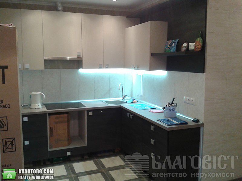 Sell 2-room apartment. Киев,  Моторный пер — photo 1