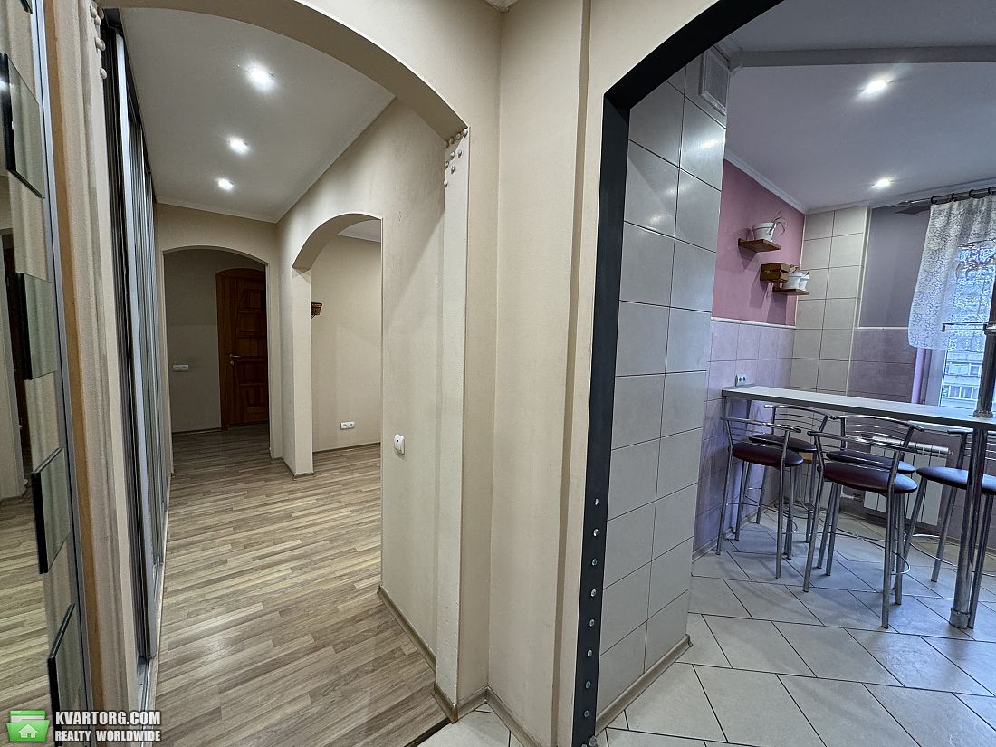 Rent out 3-room apartment. Киев,  Никольско-Слободская — photo 6