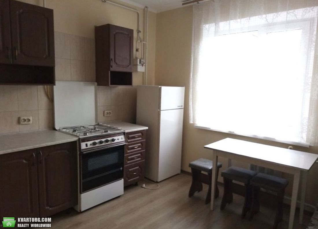 Rent out 1-room apartment. Ивано-Франковск, Евгения Коновальца — photo 3