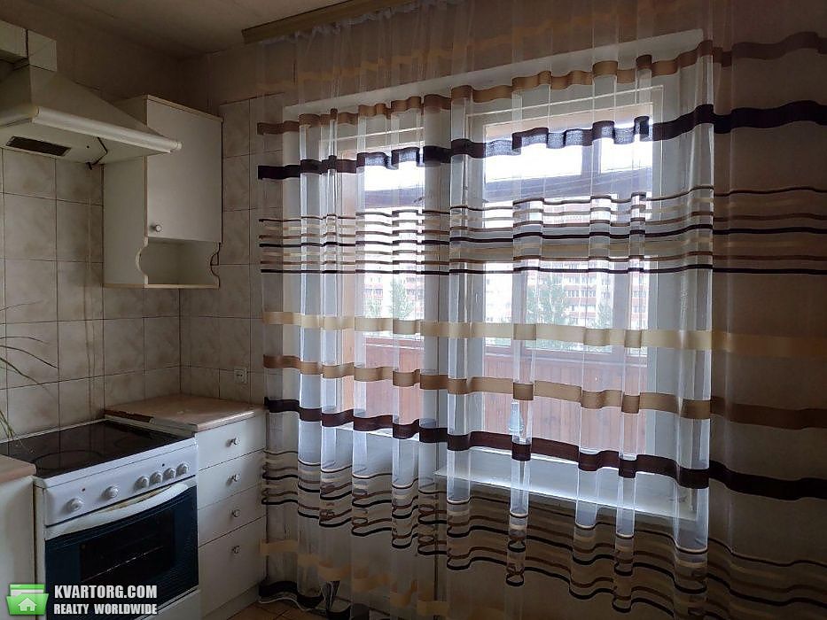 Rent out 2-room apartment. Киев,  Стуса — photo 3