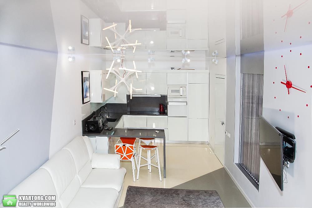 Rent out 2-room apartment. Киев,  Вышгородская — photo 1