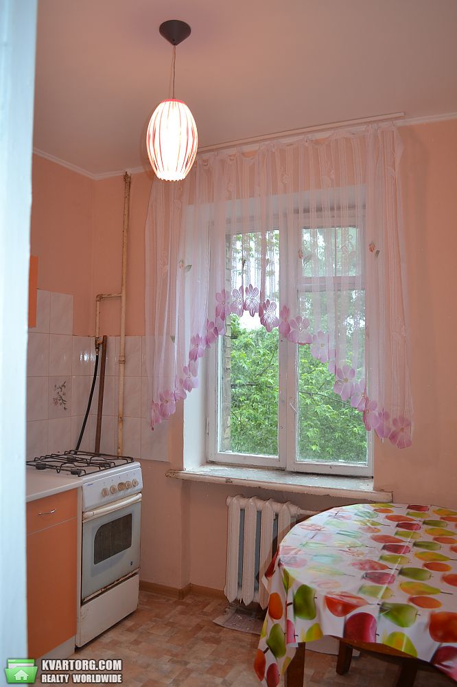 Sell 2-room apartment. Киев,  Воссоединения пр — photo 1