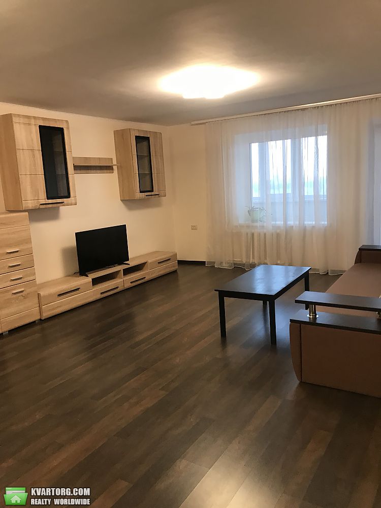 Rent out 3-room apartment. Киев,  Декабристов — photo 3