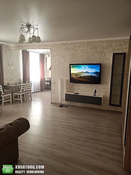 Rent out 3-room apartment. Киев,  Шелковичная — photo 2