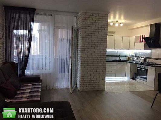 Rent out 2-room apartment. Киев, деловая — photo 1