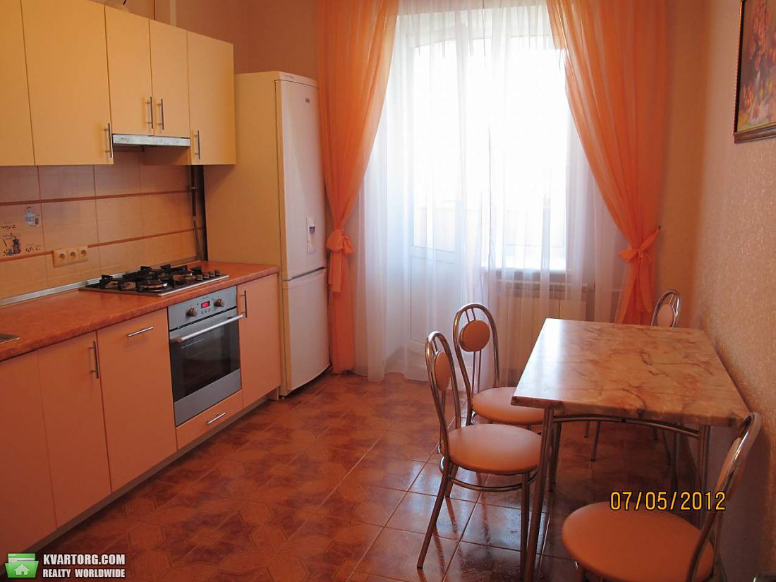 Rent out 3-room apartment. Киев,  Хмельницкая — photo 7