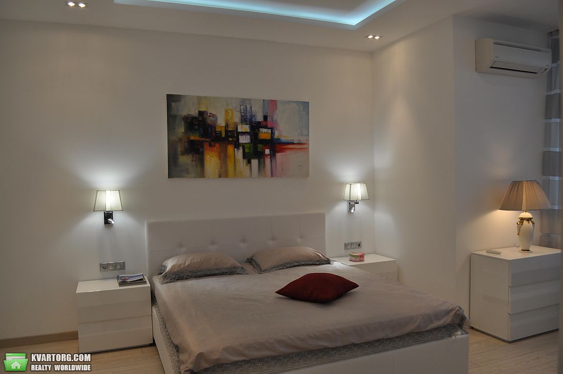 Rent out 3-room apartment. Киев,  Щорса — photo 9
