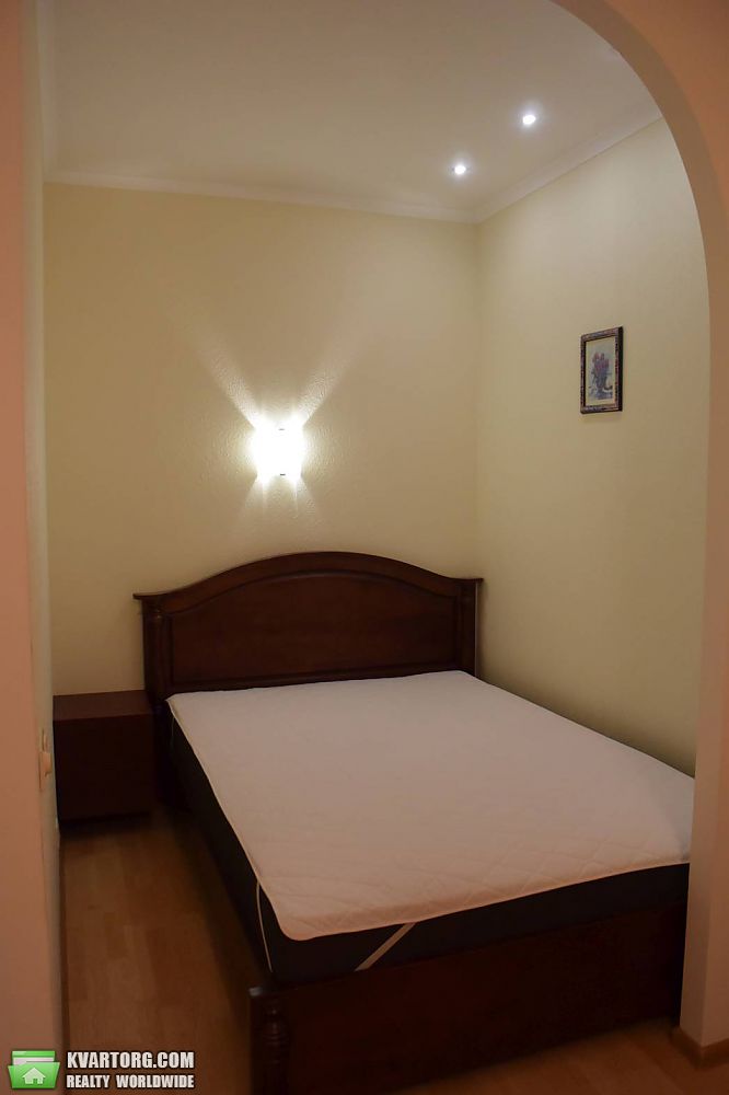 Rent out 1-room apartment. Киев,  Ломоносова — photo 1