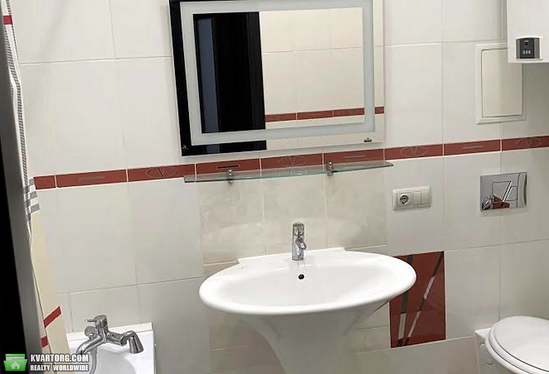 Rent out 2-room apartment. Киев,  Саксаганского — photo 2