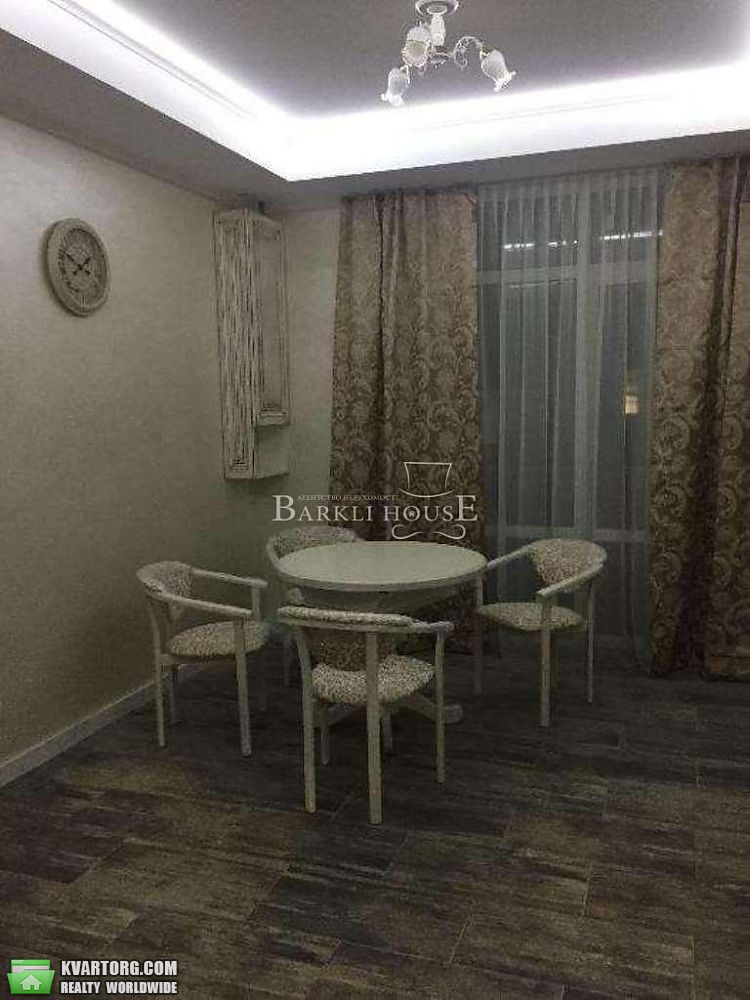 Rent out 2-room apartment. Киев, дегтярная — photo 4