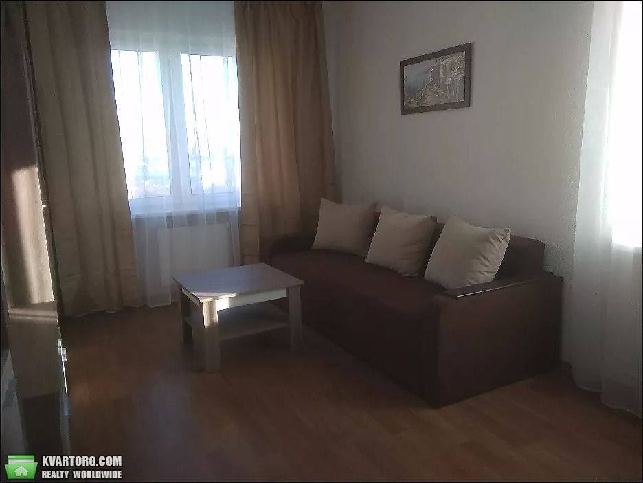 Rent out 2-room apartment. Киев,  Ломоносова — photo 1