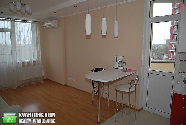 Rent out 2-room apartment. Киев,  Вильямса — photo 3
