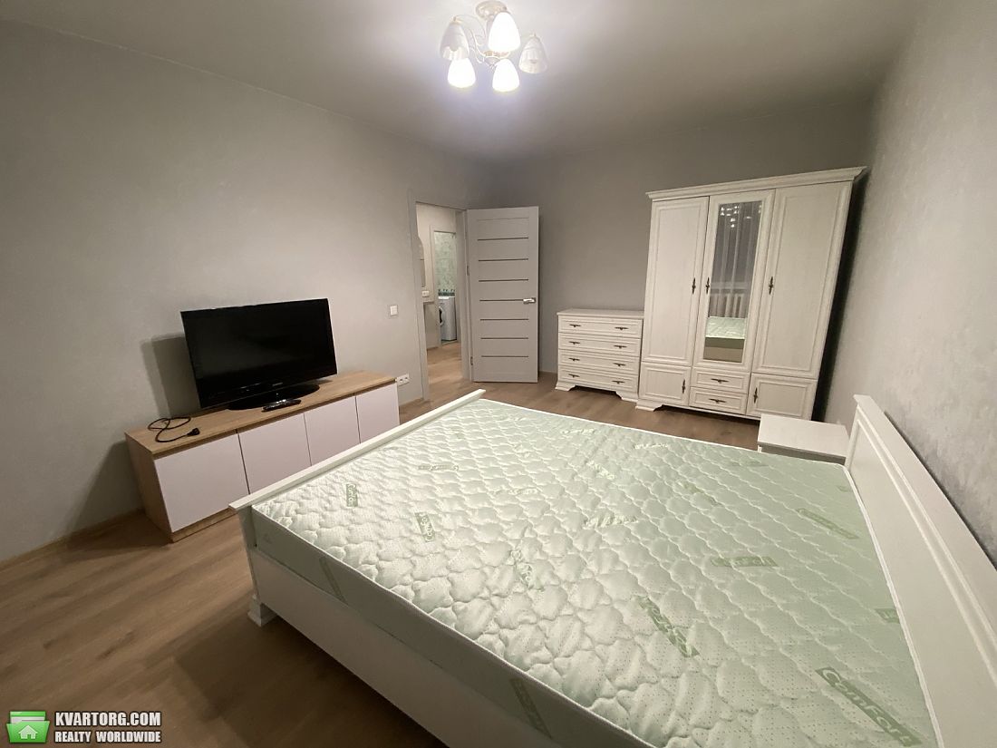 Rent out 1-room apartment. Киев, Лариси Руденко — photo 2