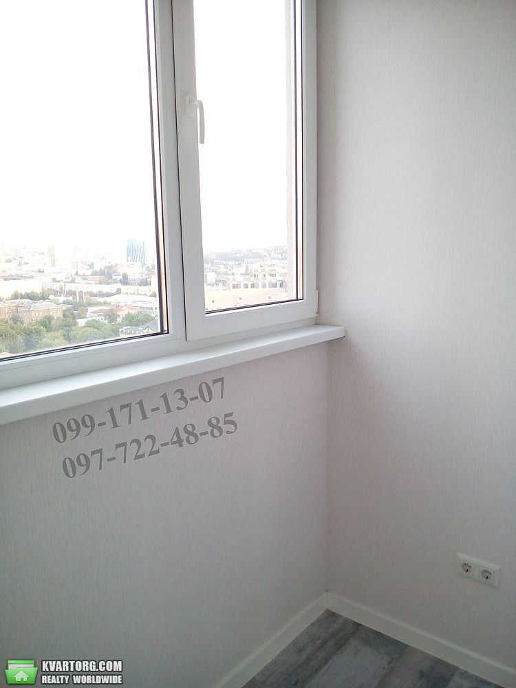 Rent out 3-room apartment. Киев,  Андрющенко — photo 2