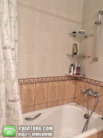 Rent out 2-room apartment. Киев,  Жилянская — photo 2