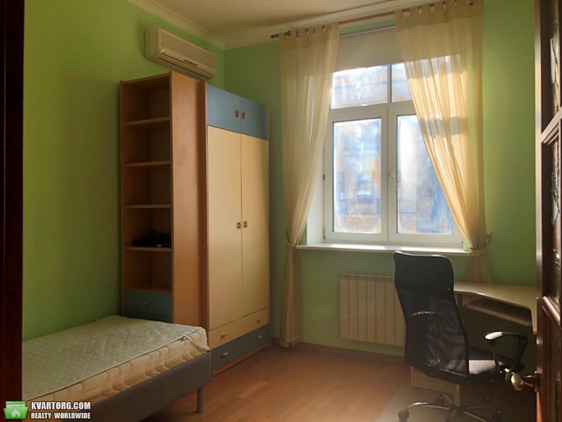Rent out 4-room apartment. Киев,  Чапаева — photo 6