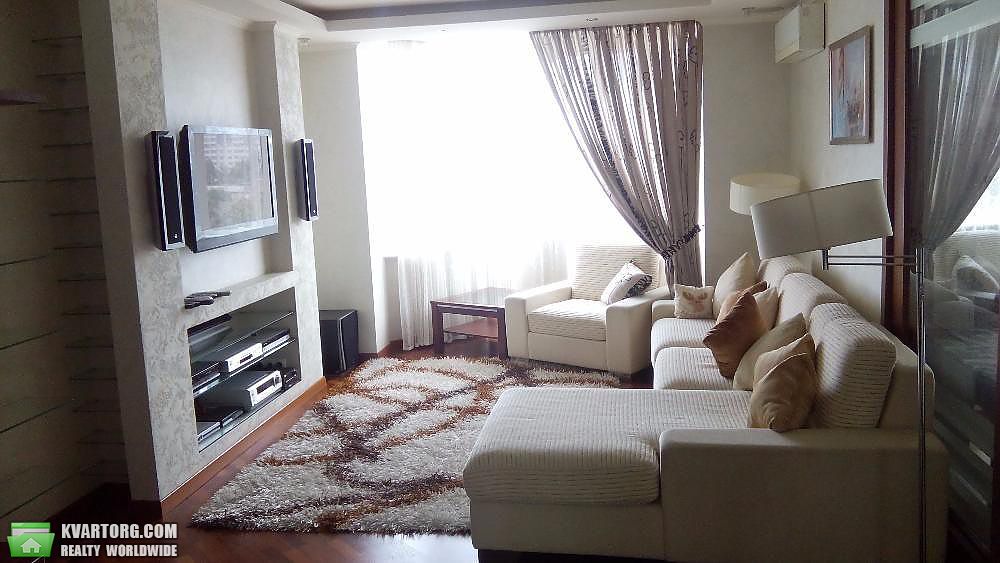 Rent out 3-room apartment. Киев,  Салютная — photo 2