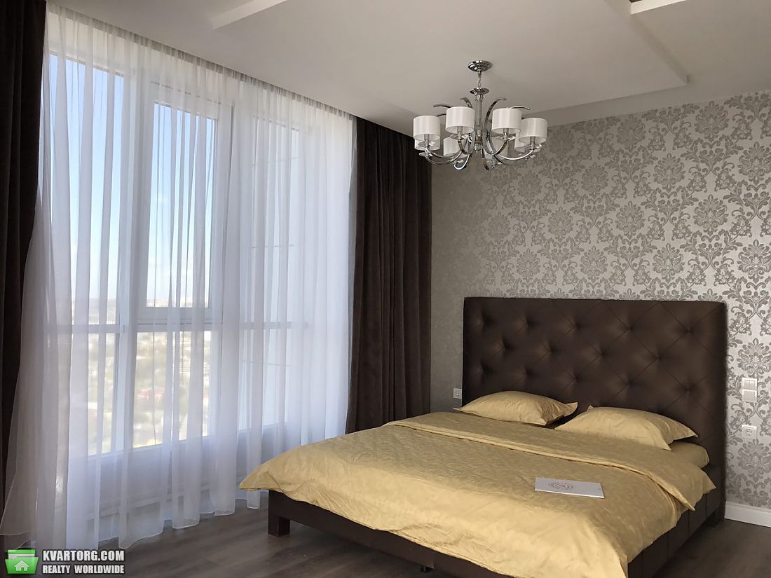 Sell 2-room apartment. Киев,  Драгомирова — photo 2