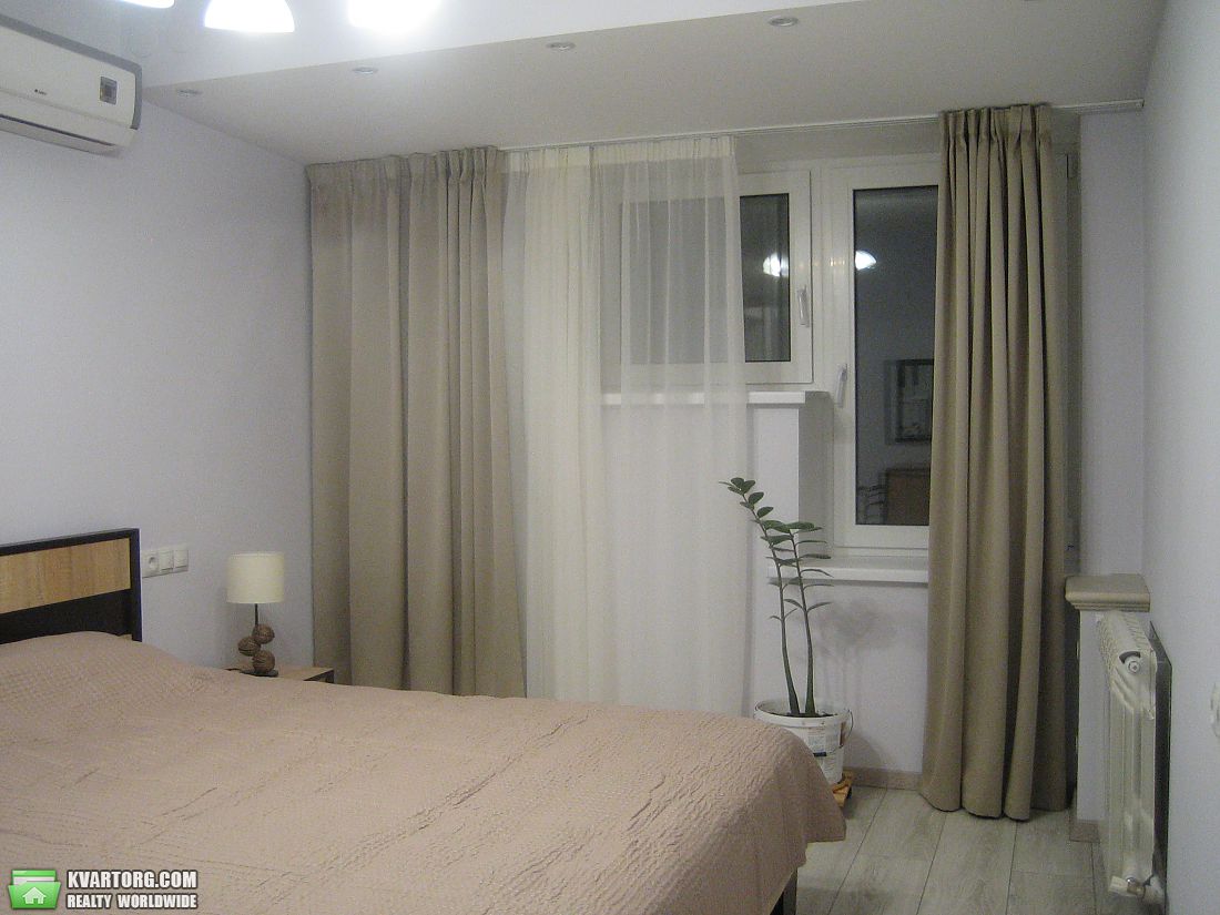 Rent out 3-room apartment. Киев, Почайнинская — photo 3