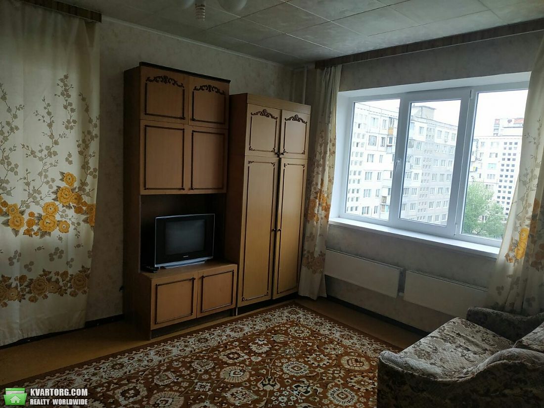 Rent out 1-room apartment. Киев,  Ватутина пр — photo 2