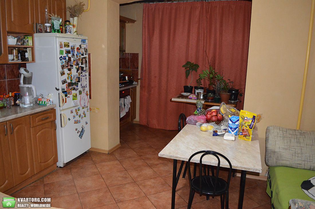 Sell 3-room apartment. Киев,  Радунская — photo 1