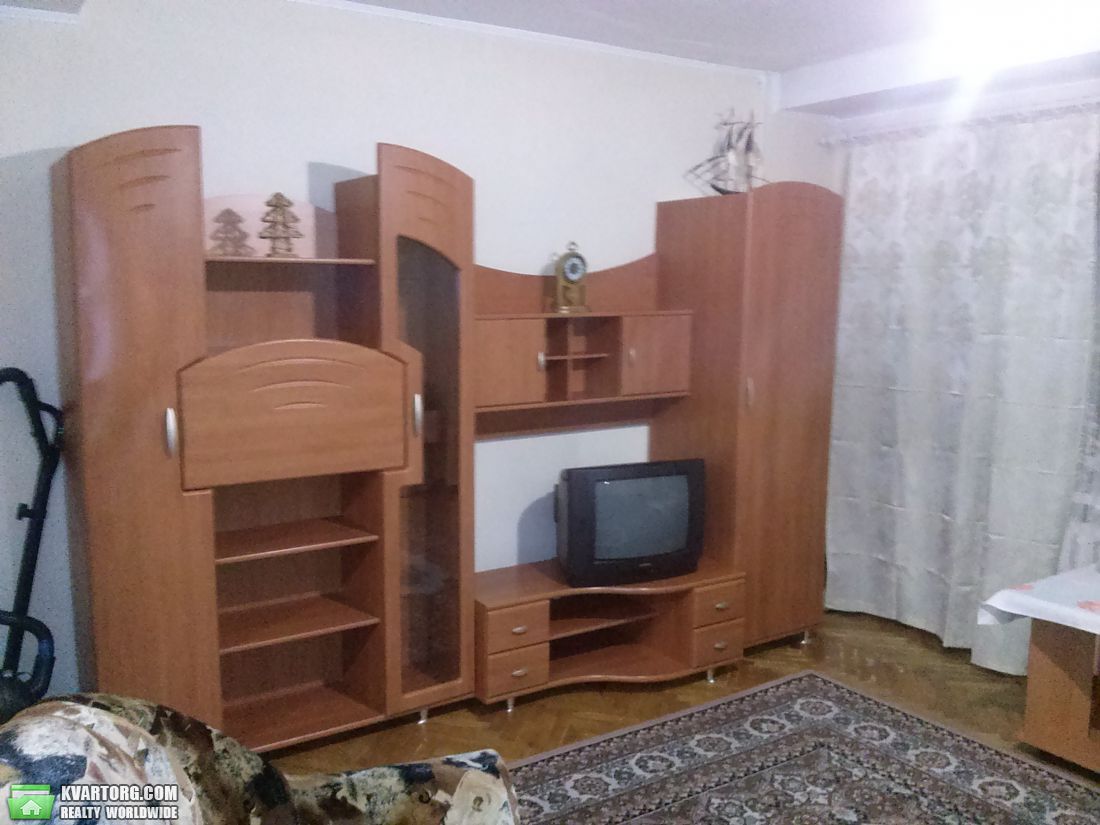 Rent out 1-room apartment. Киев,  Русановская наб — photo 2