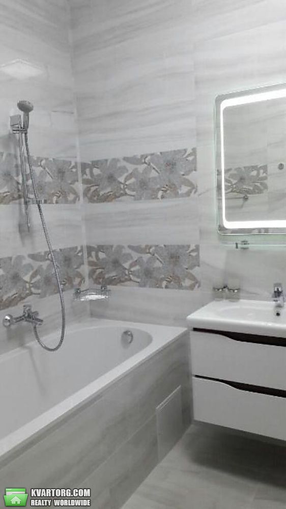 Rent out 3-room apartment. Киев,  Лабораторный пер — photo 7