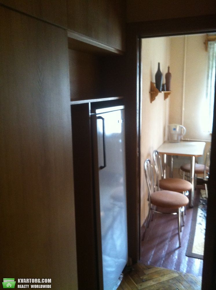 Rent out 2-room apartment. Киев, Вышгородская ул. — photo 4