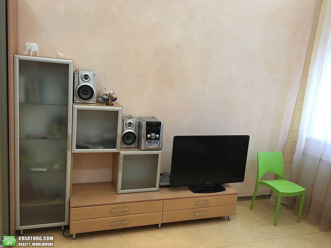Rent out 2-room apartment. Киев, Владимирская — photo 1