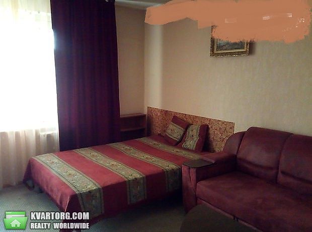 Rent out 1-room apartment. Киев,  Верхний Вал — photo 1