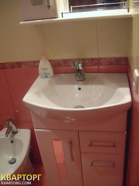 Rent out 3-room apartment. Киев,  Победы пл — photo 9